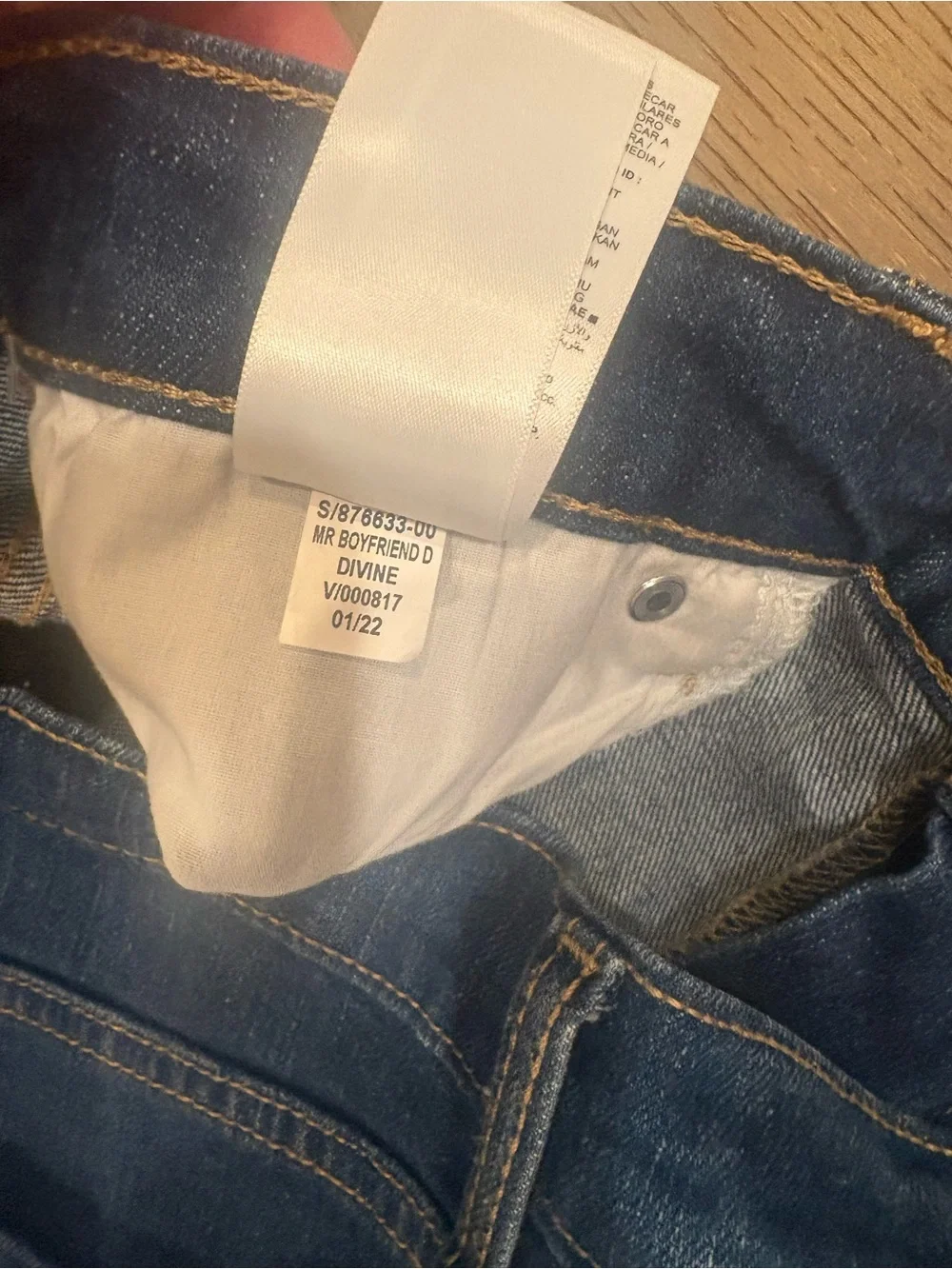 Old Navy $40 NWT Mid-Rise Boyfriend Distressed Crop Jeans 6 W 16” R 10.5” I 24” - Picture 8 of 9